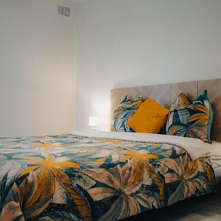 Superbe Appartement 32M2 Quartier Calme 800M Des Arenes Nîmes Buitenkant foto